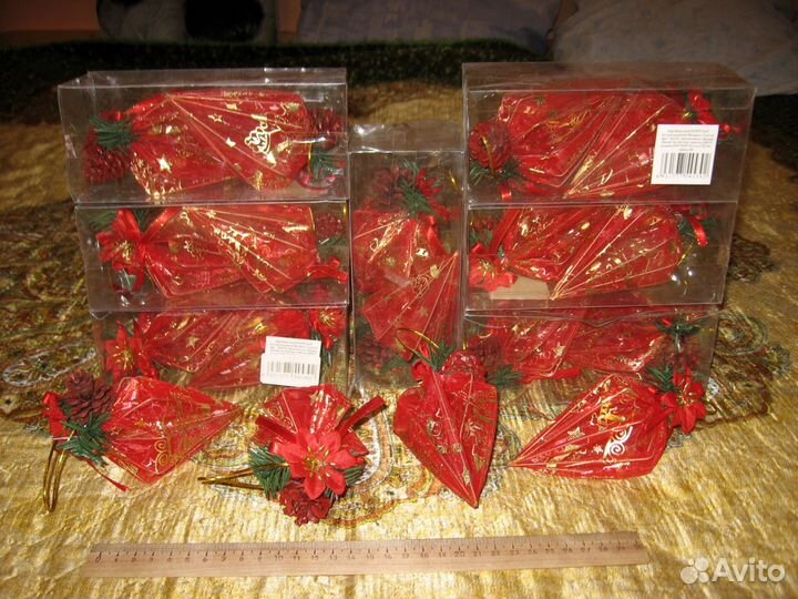 Новогодние пластиковые игрушки