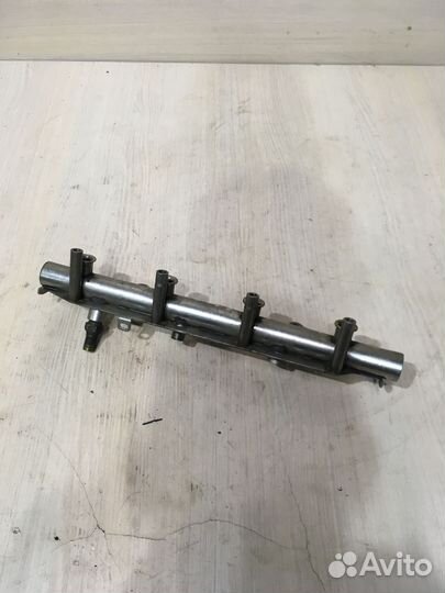 Рейка топливная (рампа) VAG Ауди А6 С6 06F133317G