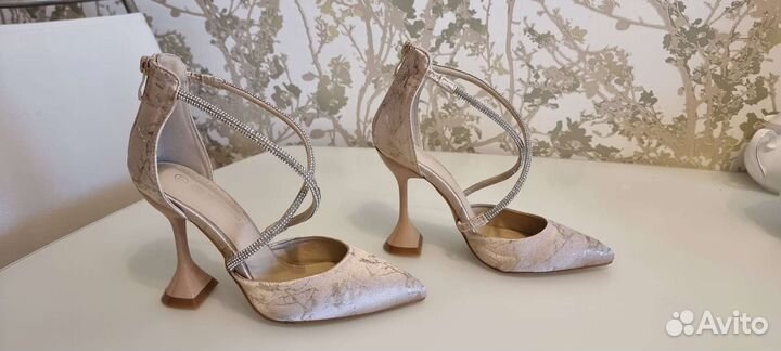 Туфли женские 38 размер.Натуральная кожа.новые