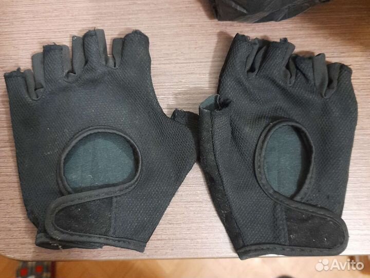 Перчатки