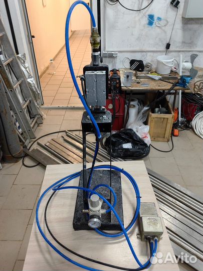 Этикеровочная машина, Укупорочная машина