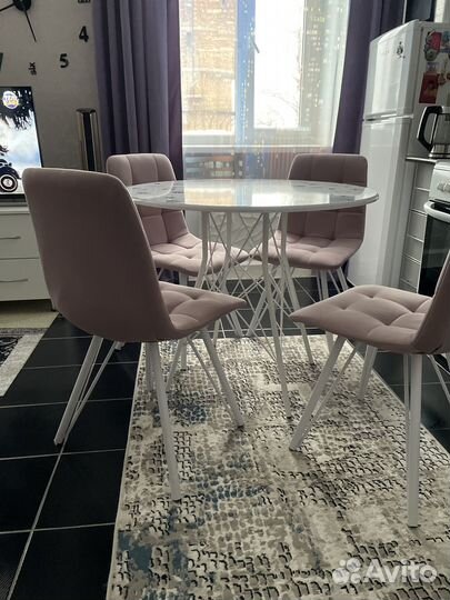 Кухонный стол и стулья бу