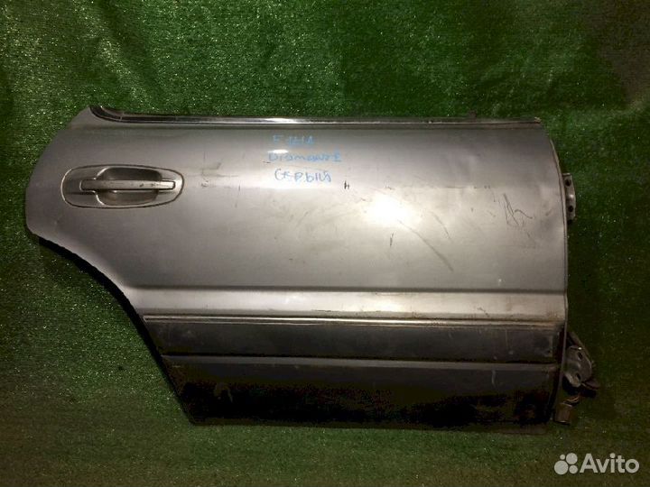 Дверь задняя правая Mitsubishi Diamante F12A Сереб