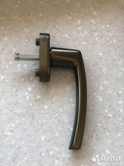 Оконная ручка roto в цвете темная бронза