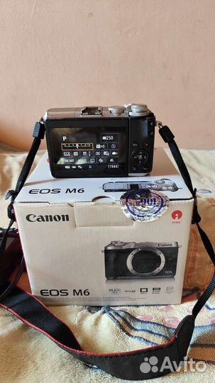 Canon eos m6