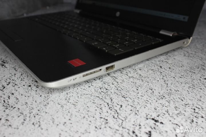 Ноутбук Hp на А12-9720P 4 ядра/ R7 M340 4 gb