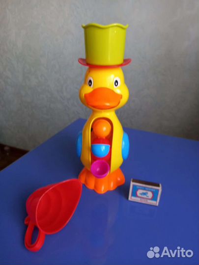 Утенок для веселого купания в ванне,в бассейне