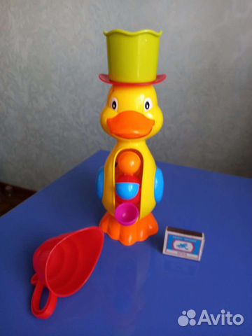 Утенок для веселого купания в ванне,в бассейне