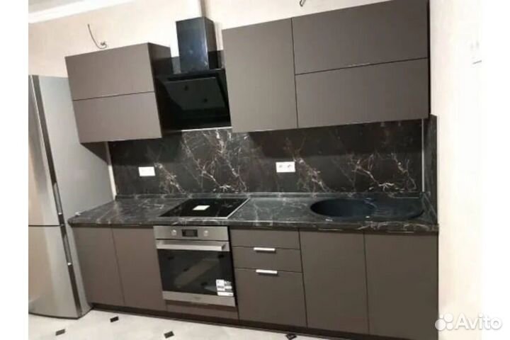 Кухонный гарнитур. Цена за весь