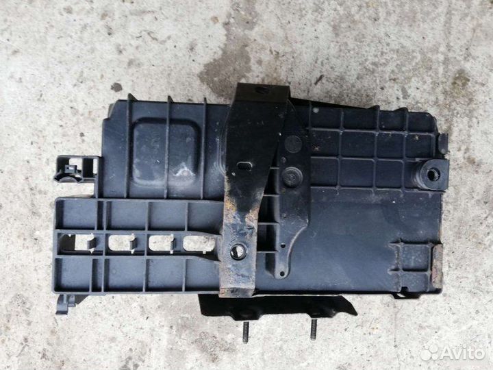 Площадка аккумулятора опель астра j Chevrolet