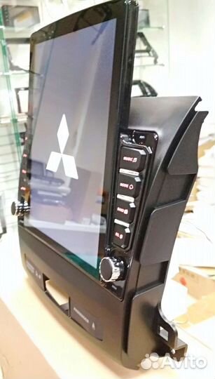 Mitsubishi Outlander XL магнитола Android Tesla