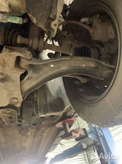 Рычаг передний левый Nissan Tiida C11