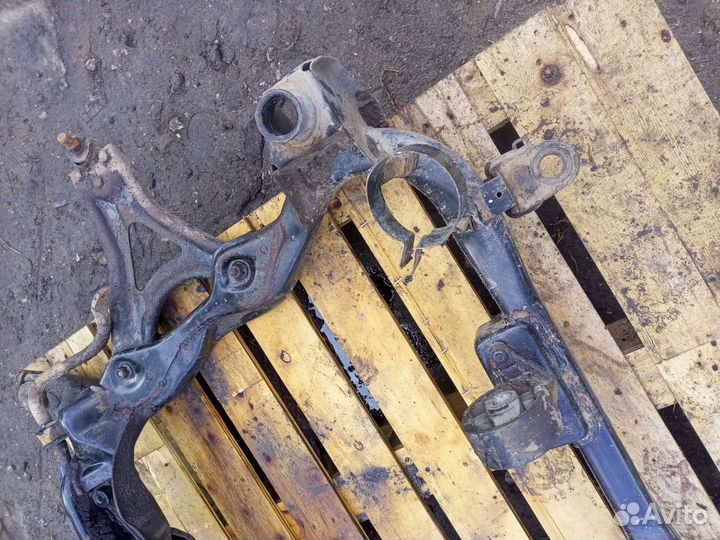 Подрамник балка передний Ford Mondeo 2