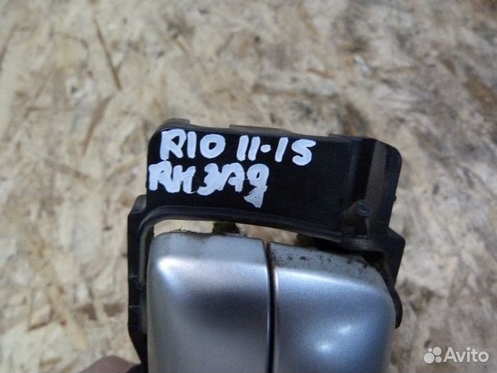 Ручка внутренняя двери задней правая Kia RIO 2011