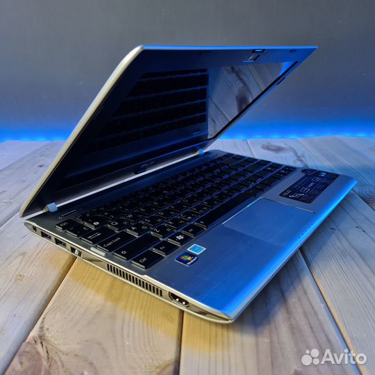 Нетбук Asus 1225B