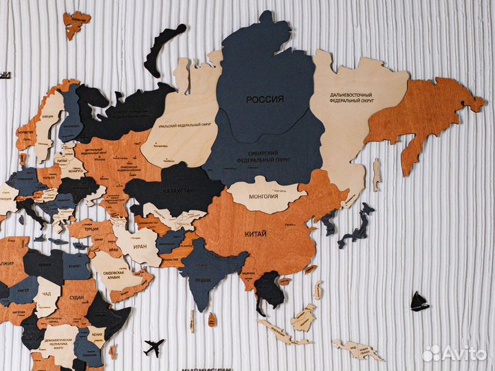 Карта мира из дерева