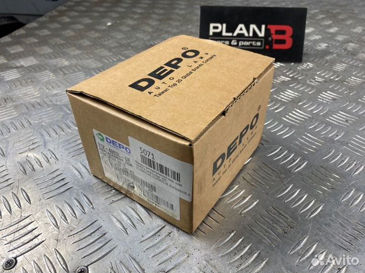 Фонарь противотуманный задний правый Toyota Land