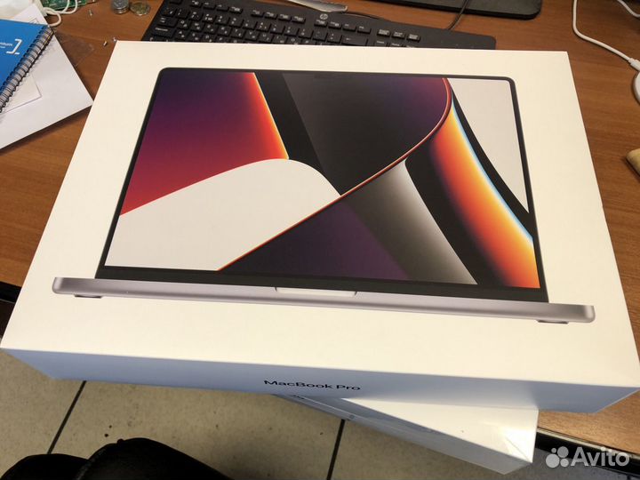 Коробка от Apple Macbook Pro 16 2021