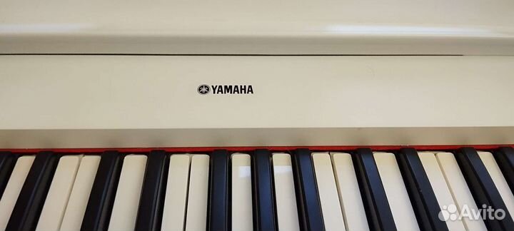 Цифровое пианино yamaha