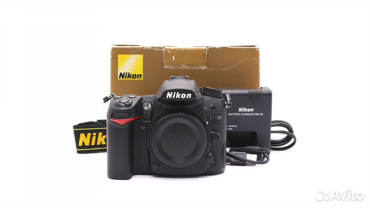 Nikon D7000 body в упаковке (пробег 10550 кадров)