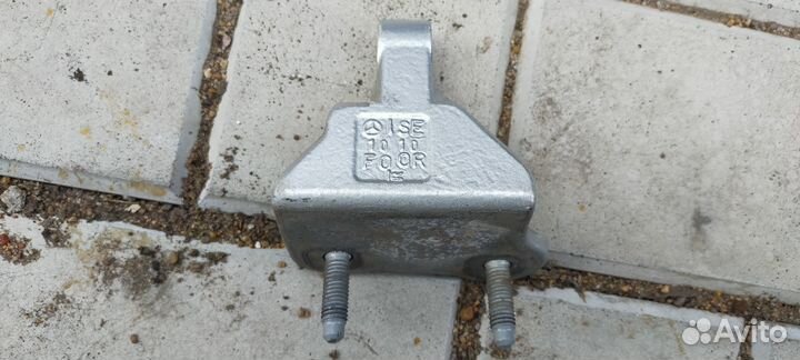 Петли дверные Мерседес w212