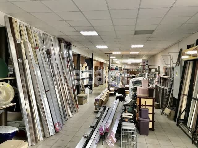 Продам торговое помещение, 400 м²