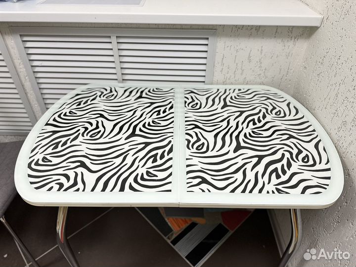 Кухонный стол стеклянный раскладной