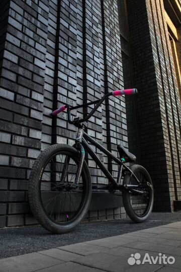 Трюковой велосипед BMX