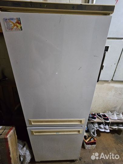 Холодильник бу stinol