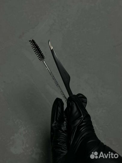 Мастер бровист