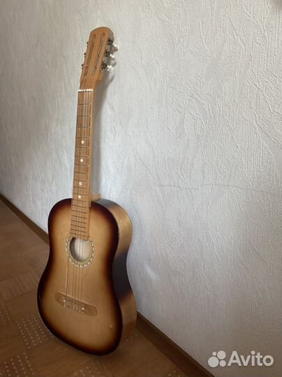 Акустическая гитара