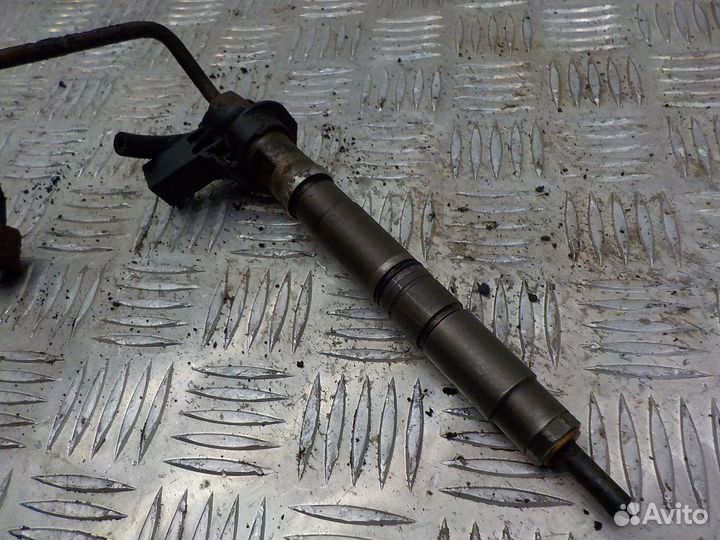 Форсунка топливная на Volkswagen Transporter T5 03L130277C