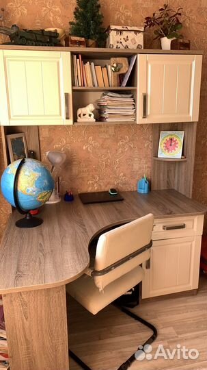 Письменный стол