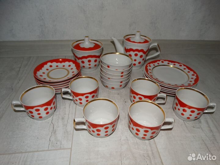 Сервиз в горошек на 6 персон