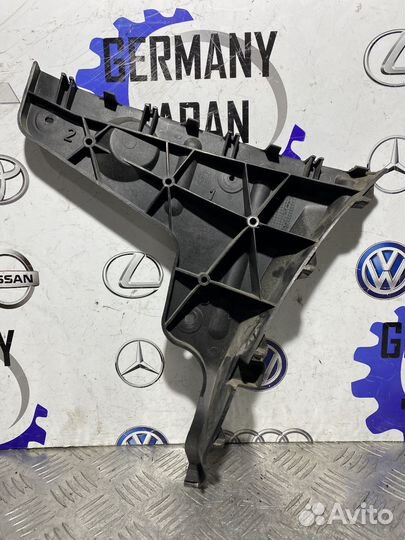 Направляющая заднего бампера правая Audi A4 B7