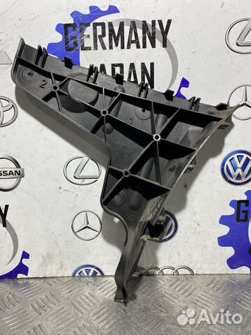 Направляющая заднего бампера правая Audi A4 B7