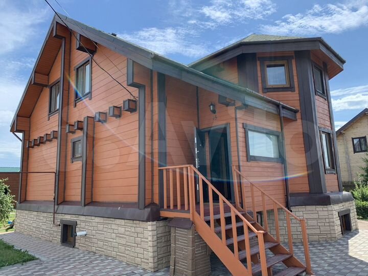 Коттедж 228 м² на участке 12 сот.