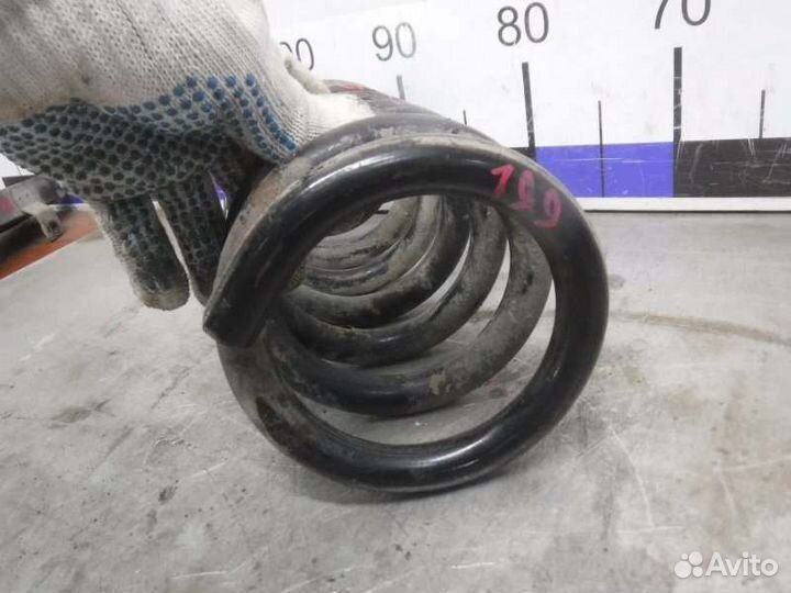 Пружина передняя правая Mitsubishi Pajero 3 6G74