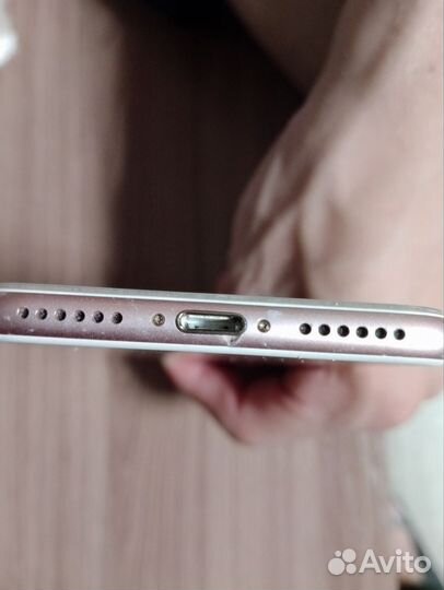 Телефон iPhone 7