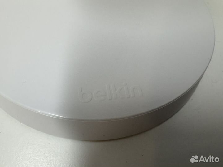 Беспроводная зарядка Belkin Magnetic Stand