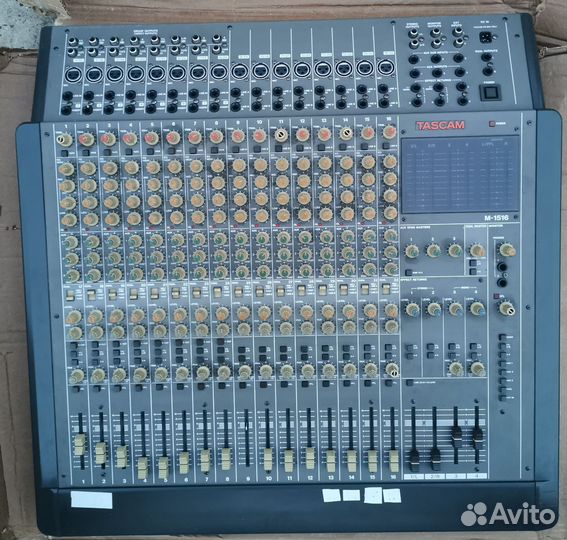 Микшерный пульт tascam M-1516