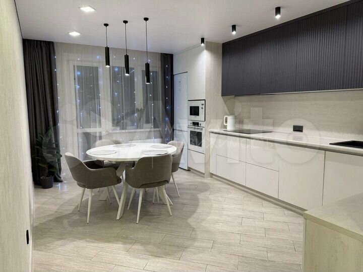 3-к. квартира, 93 м², 12/16 эт.