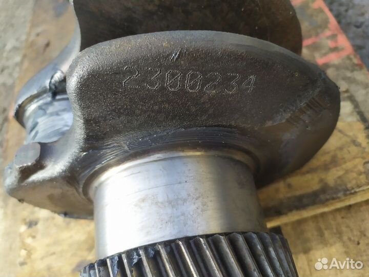 Коленчатый вал (коленвал) cummins 3917320