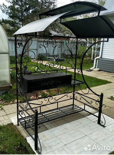 Мангал с крышей