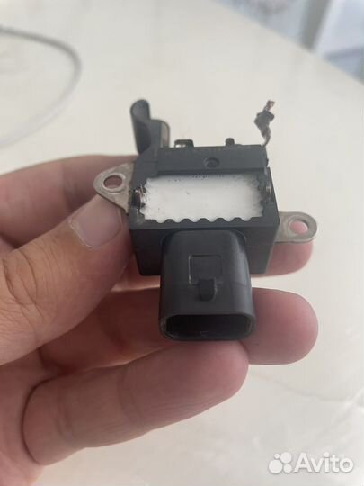 Реле, регулятор напряжения