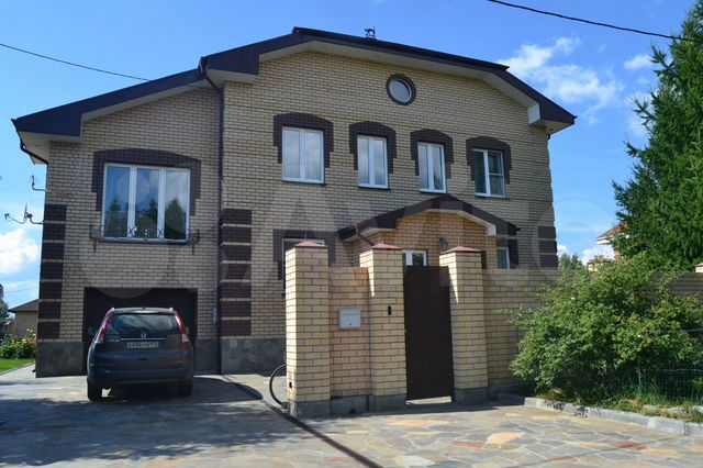 Коттедж 321 м² на участке 12 сот.