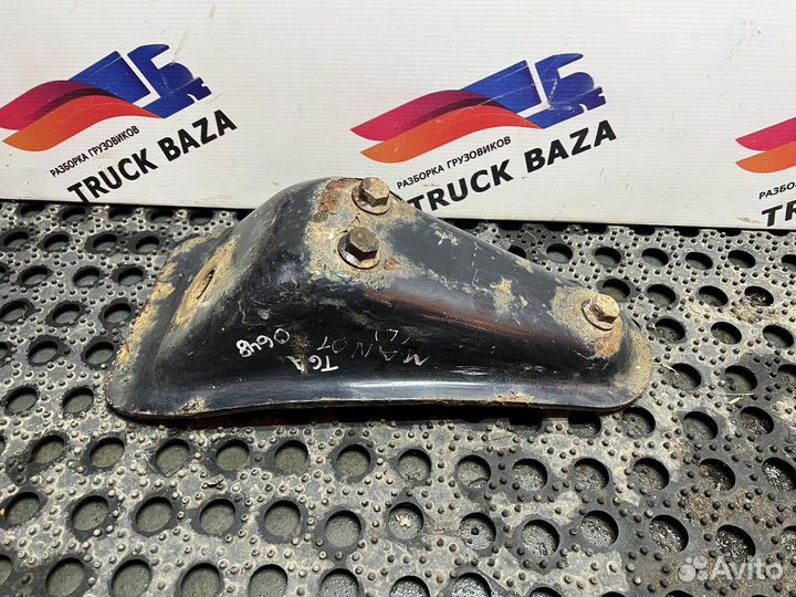 81437400186 Кронштейн амортизатора передний