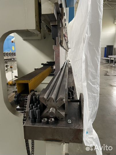 Листогиб гидравлический 200т/усилия