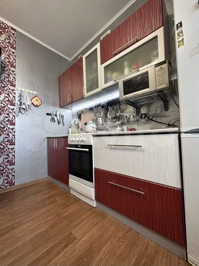 2-к. квартира, 76 м², 9/16 эт.