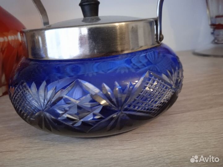 Графин и сахарницы из цветного стекла